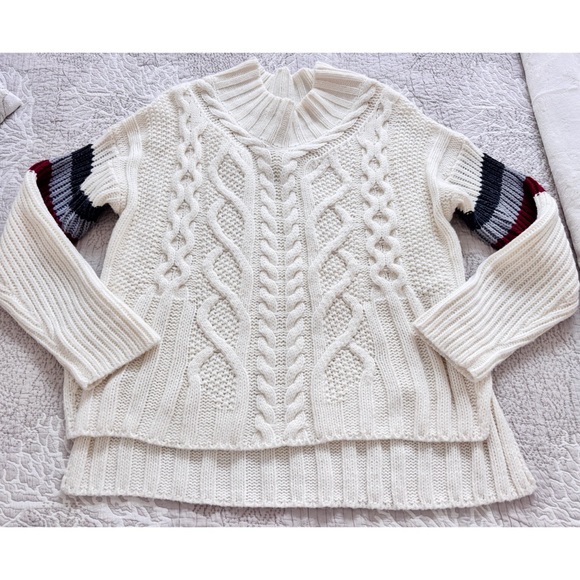 Heartloom Eryn Sweater - Picture 2 of 3